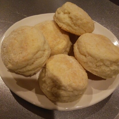 今までで一番おいしく出来ました！中もしっとりでシンプルな味でとっても美味しかったです。10分追加しても焼色があまり付きませんでしたが多少腹割れしたので成功かな？